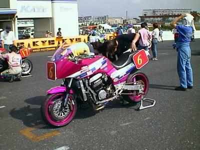 Kawasaki GPZ 900R Page - Race Pics 6