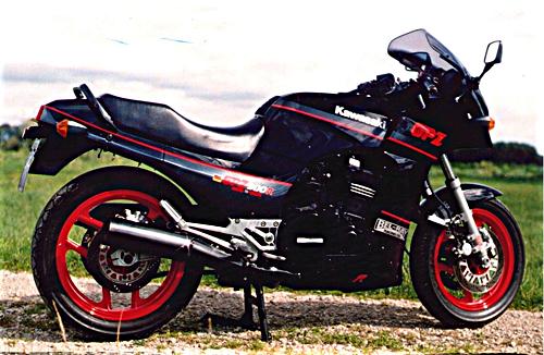 Kawasaki GPZ 900R von Manfred Guldner