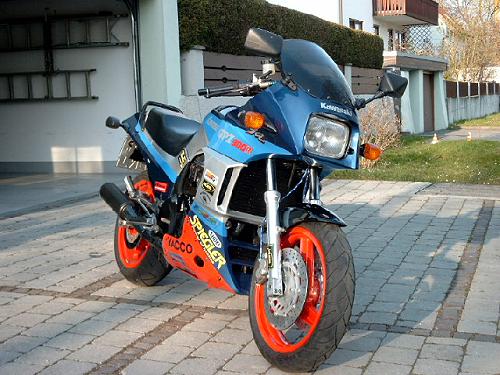 Kawasaki GPZ 900R von Manfred Guldner