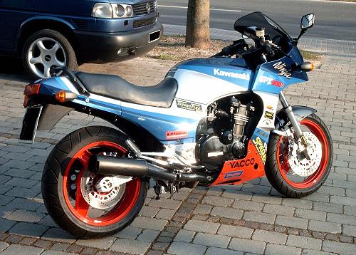 Kawasaki GPZ 900R von Manfred Guldner