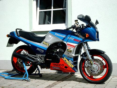 Kawasaki GPZ 900R von Manfred Guldner