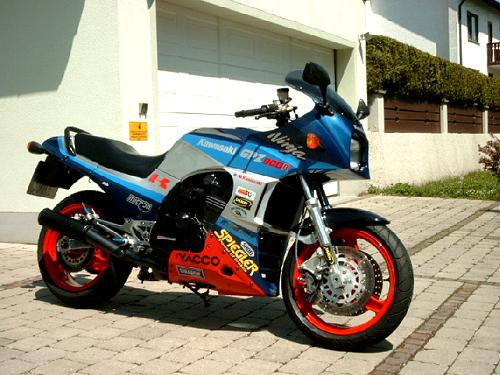 Kawasaki GPZ 900R von Manfred Guldner
