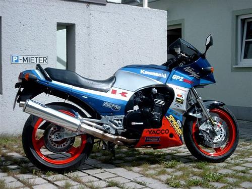 Kawasaki GPZ 900R von Manfred Guldner