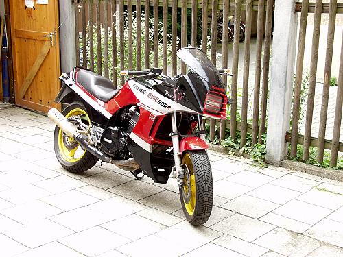 Kawasaki GPZ 900R von Freddy