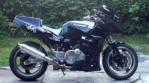 Kawasaki GPZ 900R von Michael Broemmelhaus