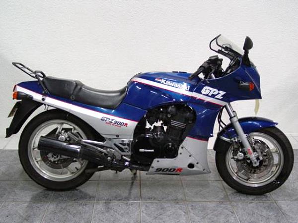 Kawasaki GPZ 900R von Dennis